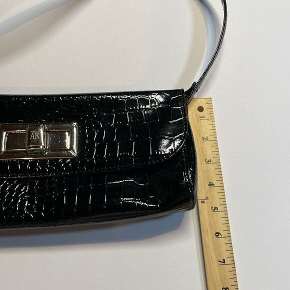 Anne Klein woman’s black handbag/purse/clutch style zebra pattern interior - Picture 4 of 6